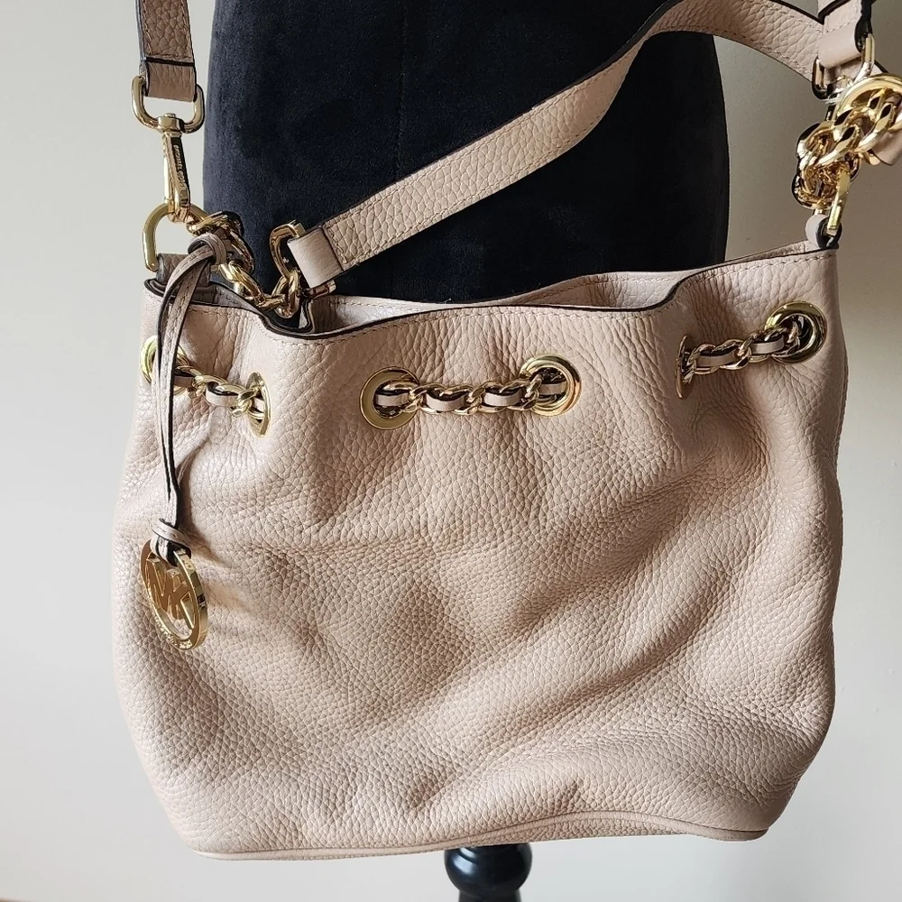 Michael Kors FRANKIE Med Drawstring Blush Messenger Bag - Picture 4 of 10